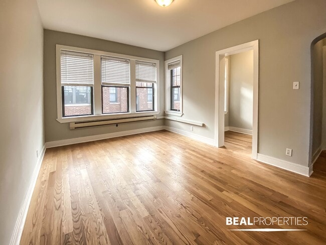Building Photo - 4417 N Wolcott Ave Unit Studio
