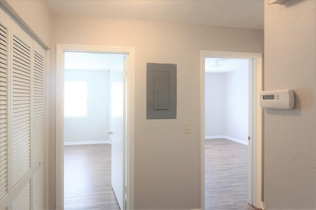Building Photo - 671 Holyoke Ct Unit c