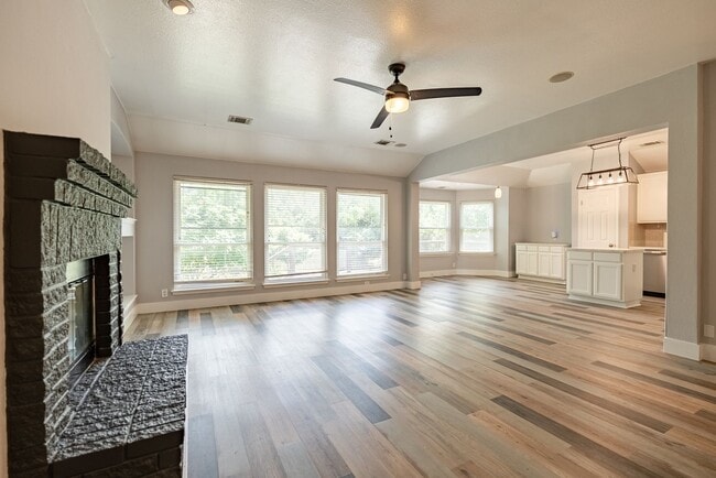 Photo - 3018 Rock Rose Pl