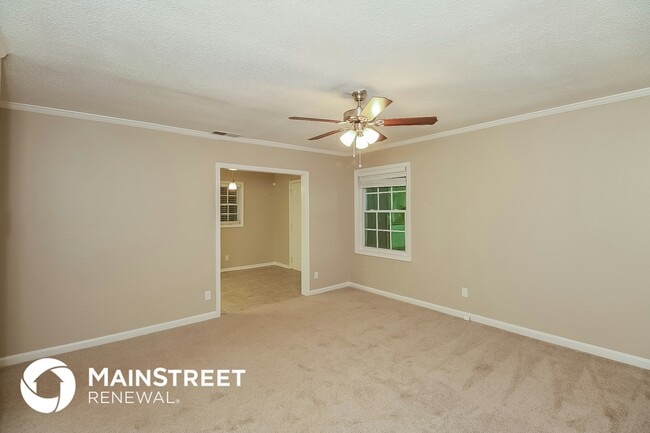 Photo - 3908 Bonnie Ln SE