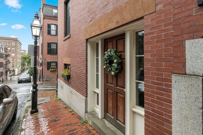 Building Photo - 93 Revere St Unit 1 Rental