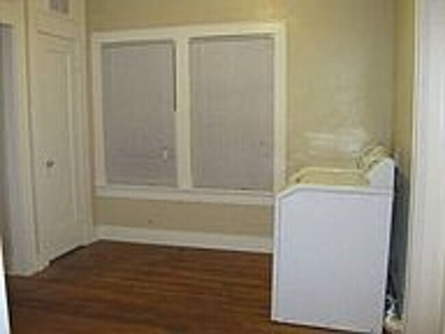 Photo - 5 Bedroom/ 3 Bathroom close to Tech!