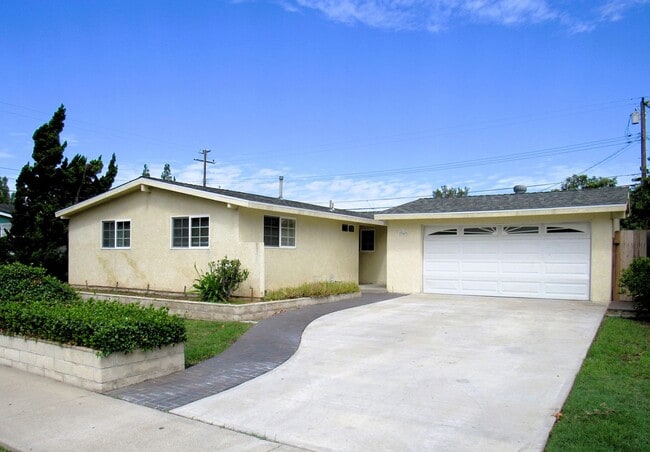 Building Photo - Modern Renovated Single Story 3-Bedroom, 2-Bathroom House