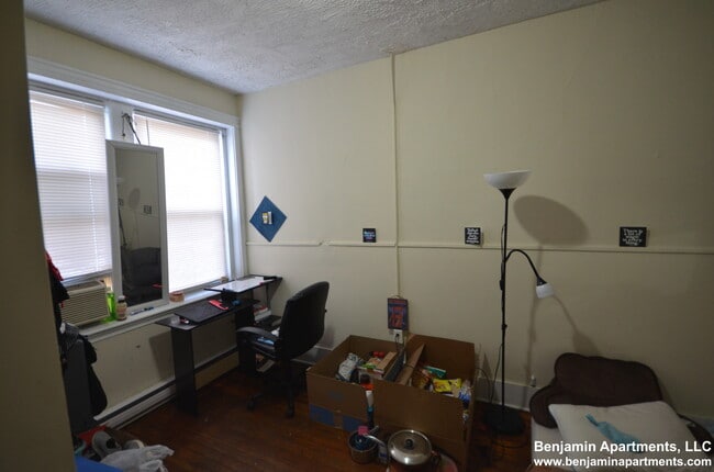 Building Photo - 883 Huntington Ave