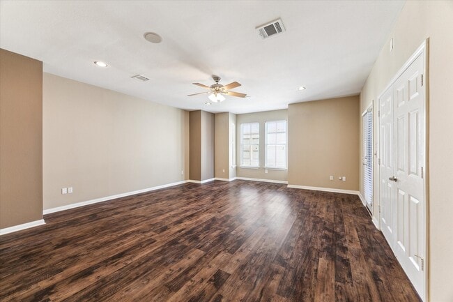 Photo - 1407 Dart St