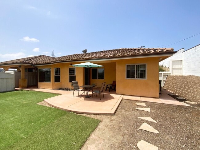 Building Photo - Large Private Yard with View- 1BD/BA ADU