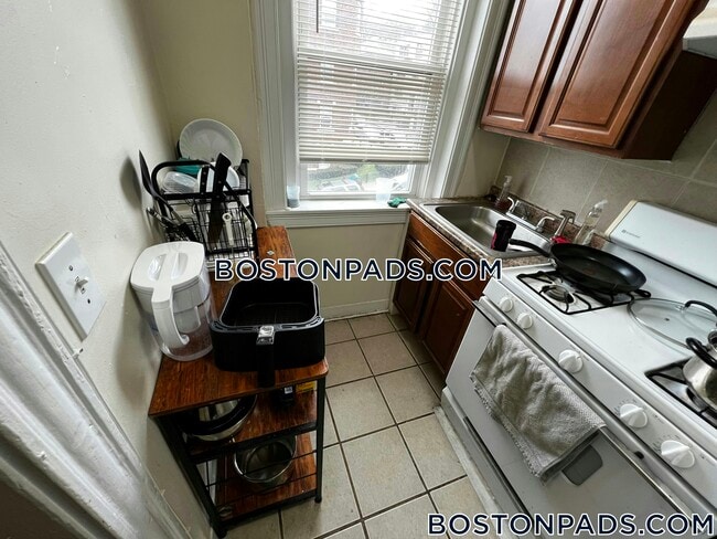 Photo - 248 Kelton St Unit 8