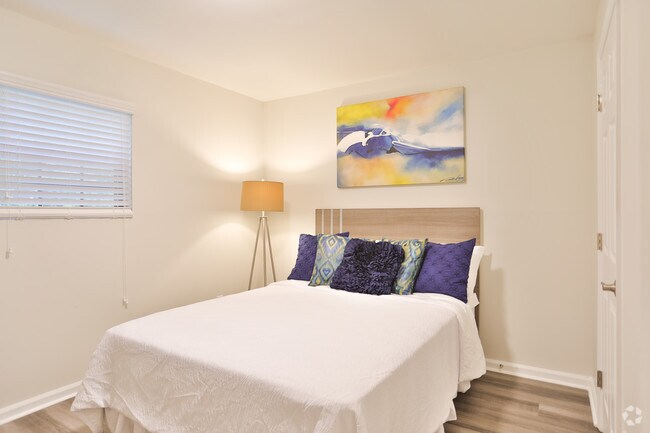 2BR,2BA - Renovated