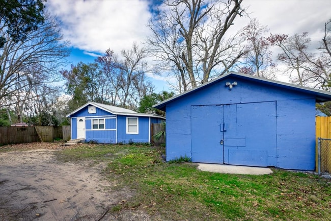 Photo - 531 New Berlin Rd