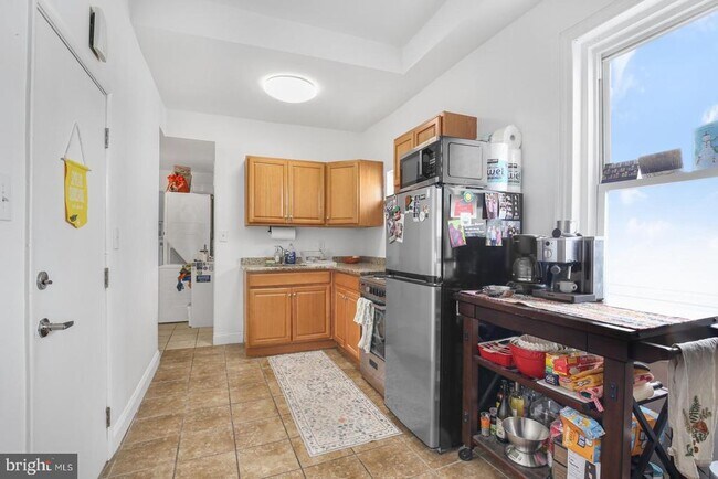 Building Photo - 2010 E York St Unit 2F