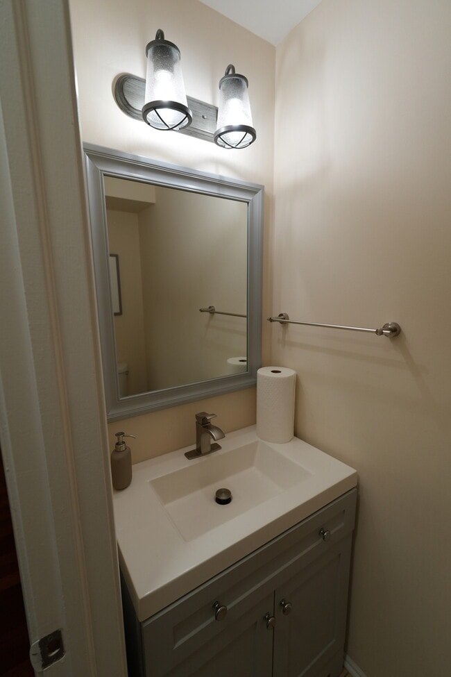 Photo - 1204 W Inverrary Ln Unit -