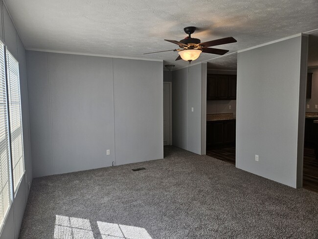 Photo - 179 Lynnwood Cir