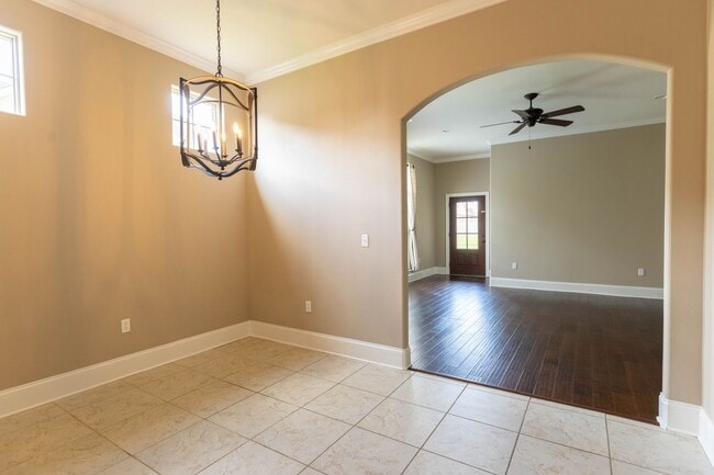 Photo - 515 Palm Breeze Dr