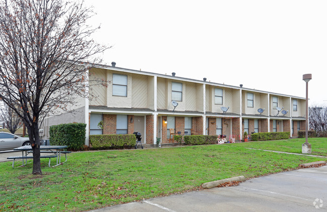 Heritage Heights Townhomes - Heritage Heights Townhomes