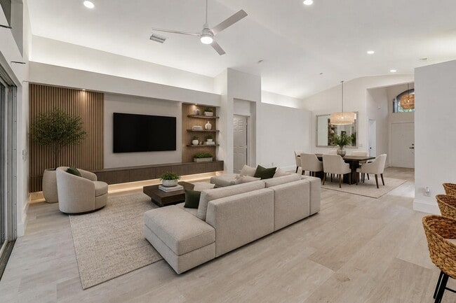 Building Photo - 11287 Vivero Ave