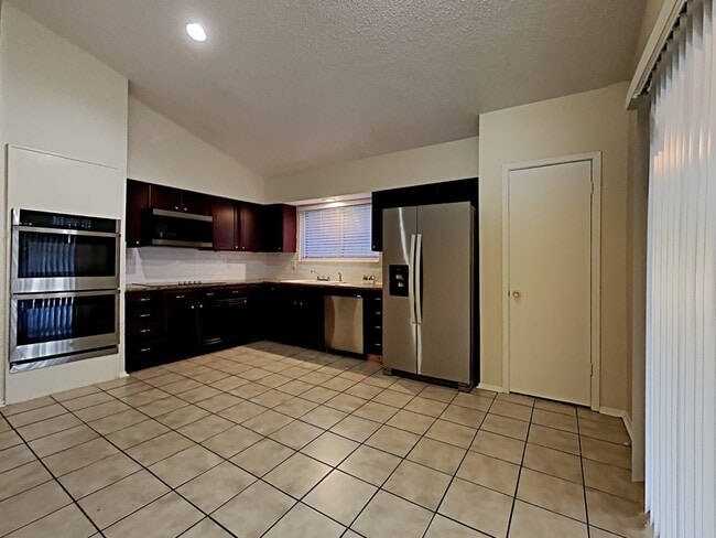Photo - 2138 Wood River Rd