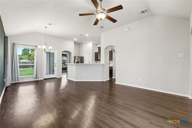 Photo - 613 Hobby Rd