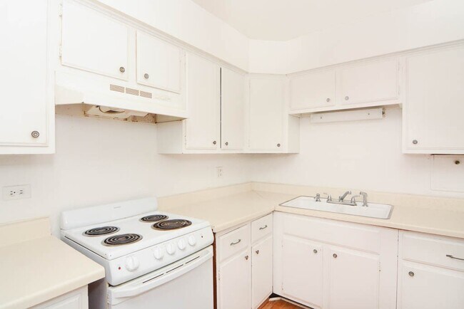 Photo - 1451 N Dearborn St Unit A4