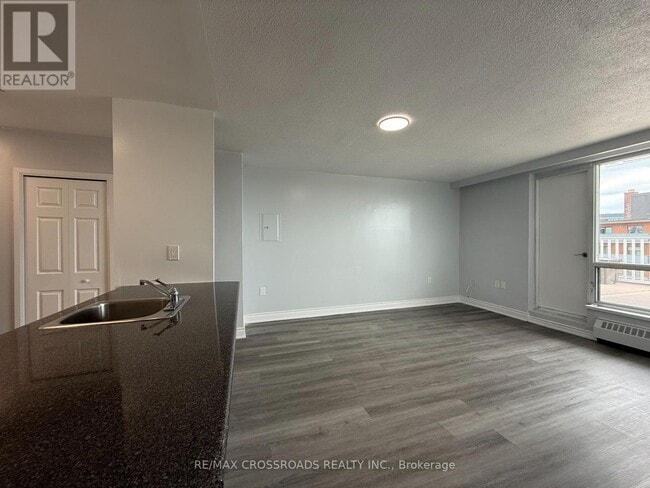 Photo - 363 Lakeshore Rd E Unit 804
