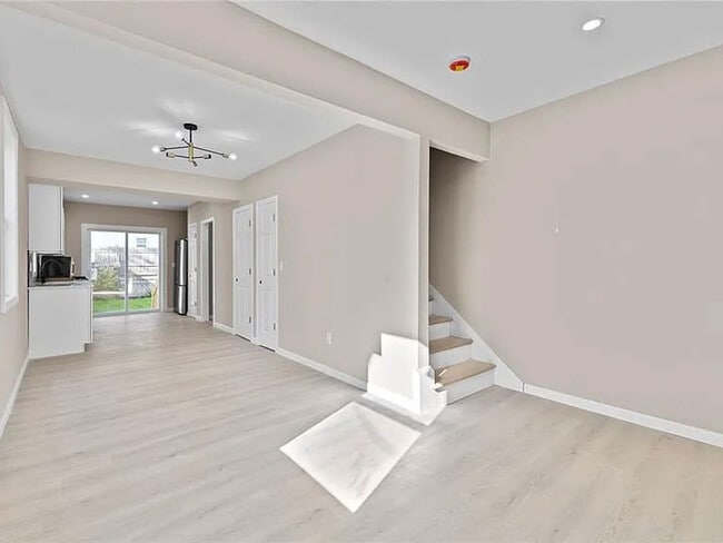 Building Photo - 265 California Ave Unit 265