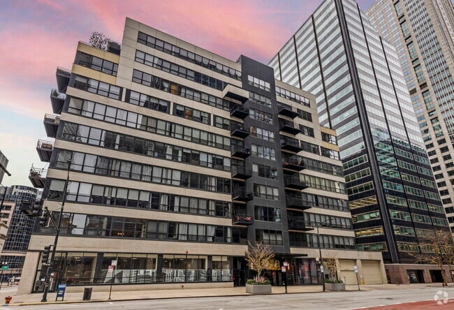 Building Photo - 130 S Canal St Unit 208 Rental