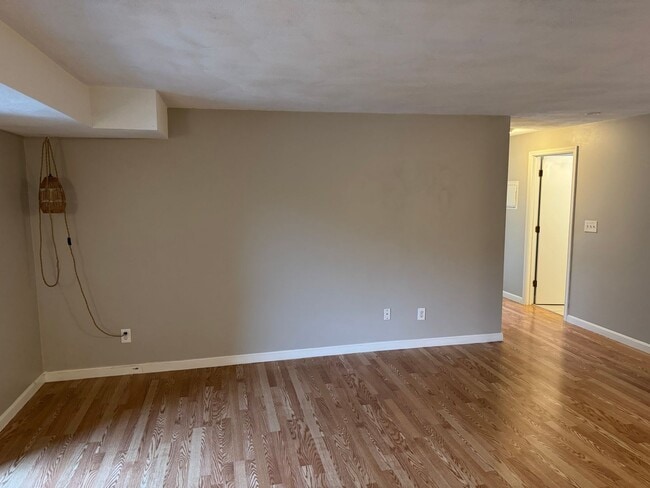 10 Village Ln Unit 9