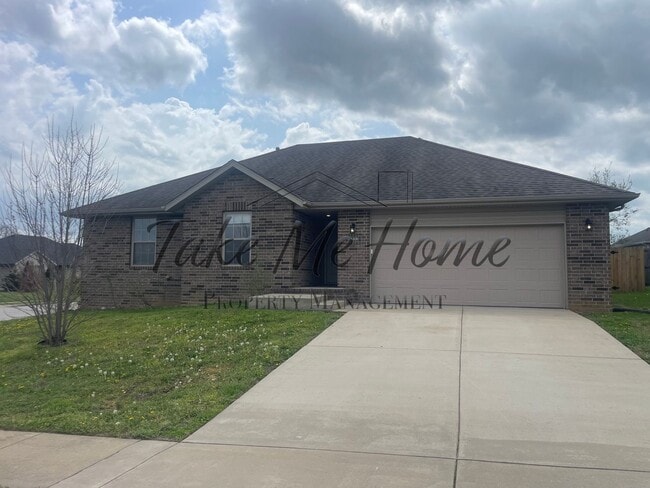 Building Photo - Updated Home in Ozark!