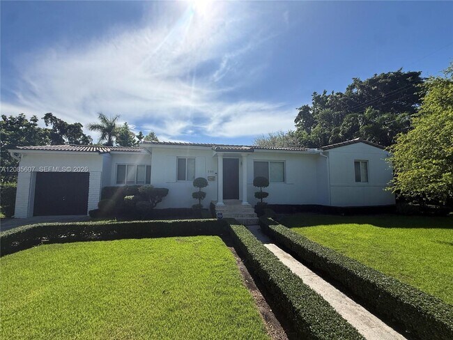2001 Coral Gate Dr