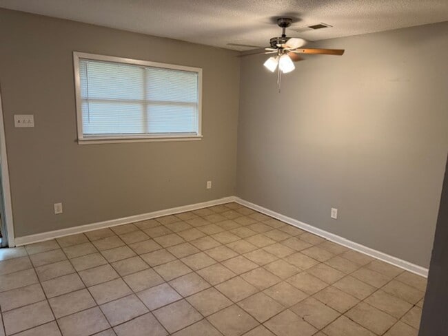 Photo - 129 Calloway Dr