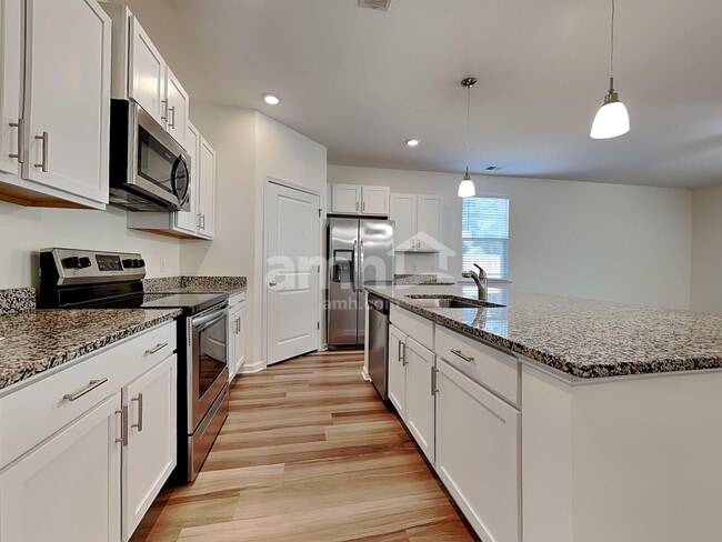 Photo - 94 Palmer Pl