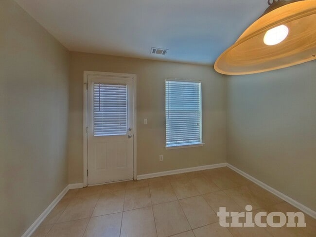 Photo - 5950 el Segundo Way