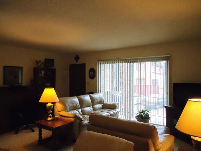 Wildcat Inn - 411-415 N. Martin Luther King Dr
