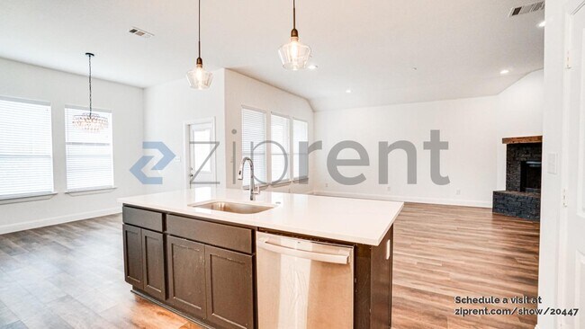 Photo - 631 Gould St