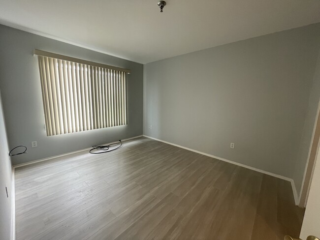 Main bedroom - 23325 Cornerstone Village Dr