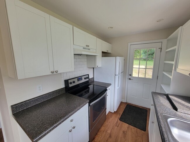 Photo - 605 Granite St