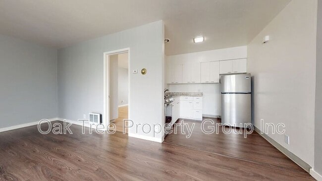Oak Grove - 444 28th St.