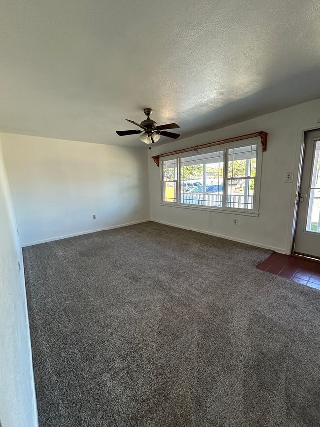 Photo - Charming Family Home Near John Ireland Ele...