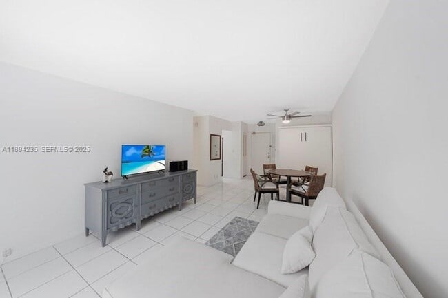 Photo - 3000 Riomar St Unit 308