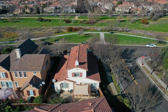 Photo - 356 S Paraiso Way