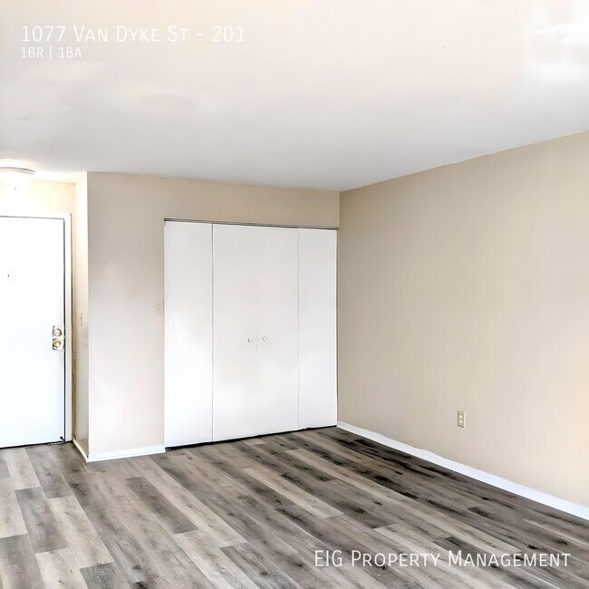 Photo - Available 5/7/2025 Unidad 201