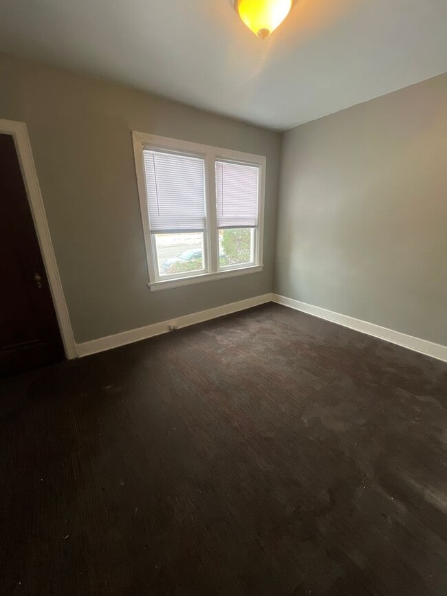 Photo - Spacious 3 bedroom 2 bath!