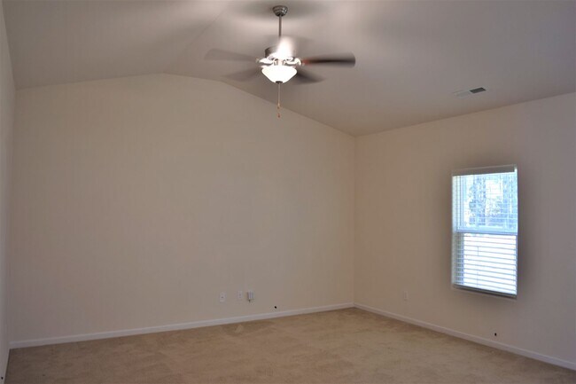 Photo - Beautiful Ranch Home - FENCED Yard - 2 car garage
