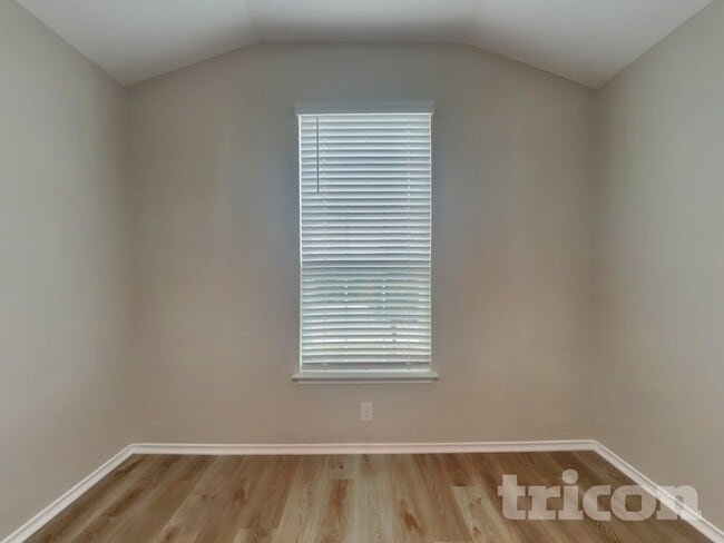 Photo - 8119 Sleepy Brook