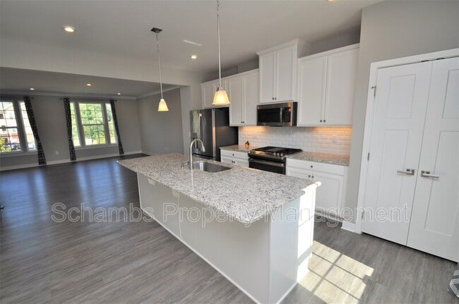 Photo - 200 Misty Pike Dr