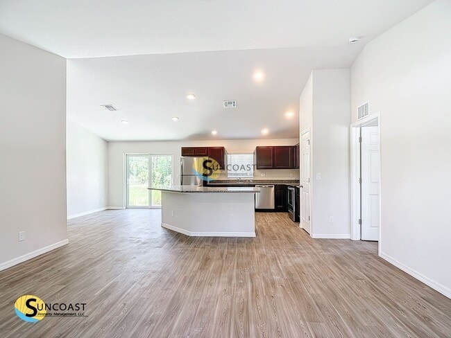 Photo - 10466 Carnegie Ave