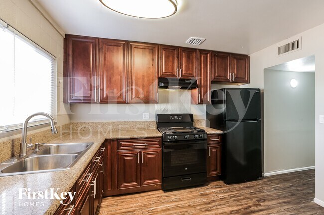 Photo - 2800 E Webb Ave