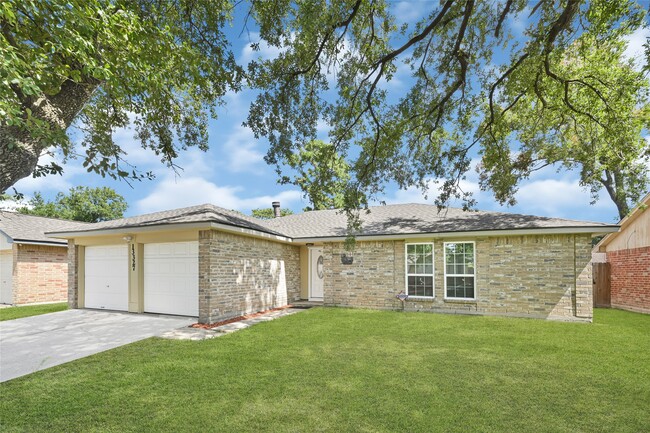 Building Photo - 13327 N Thorntree Dr