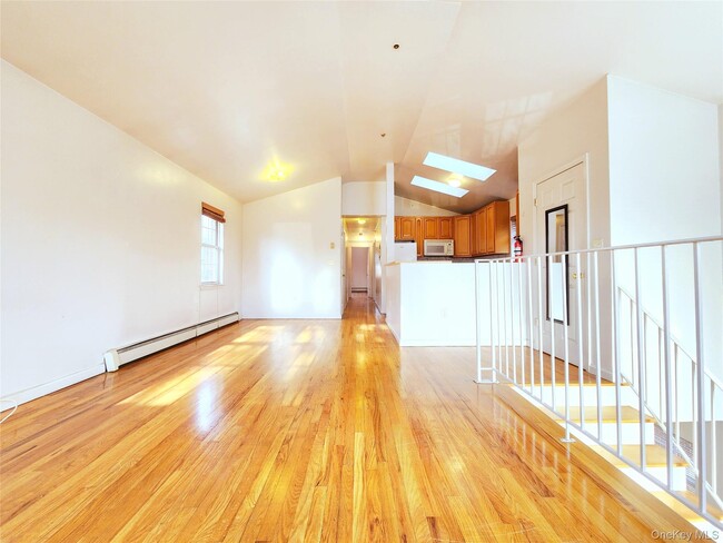 Photo - 1516 Jarvis Ave Unidad 2nd Floor