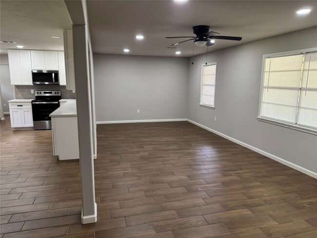 Building Photo - 1413 Forehand St