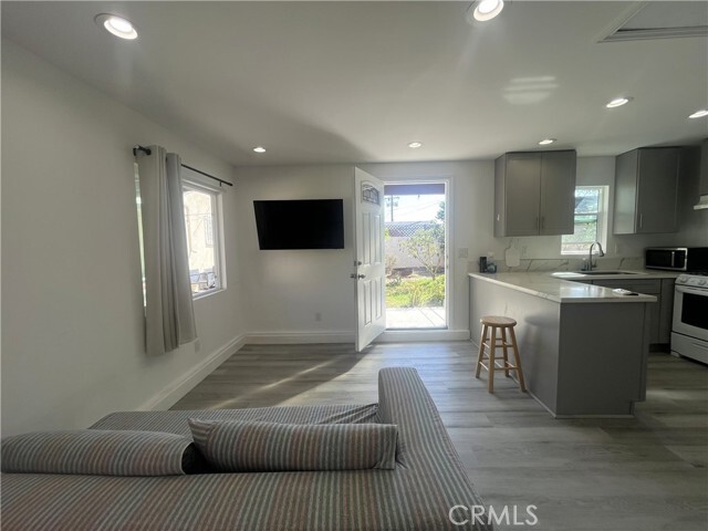 2014 W 144th St